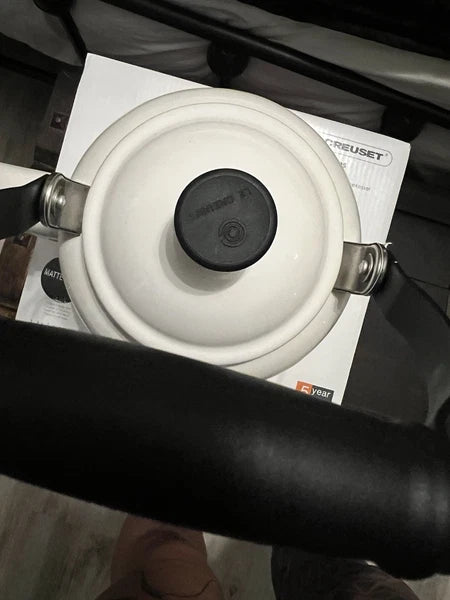 Le Creuset Enamel On Steel Whistling Tea Kettle White 1.7 qt. 1.6 L Q3101-16