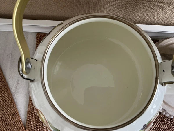 Vintage Regency Club 2.5 Quart Wooden Handle Teakettle Tea Pot