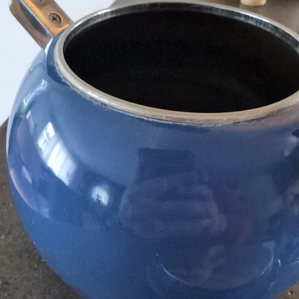 LE CREUSET Whistling Tea Kettle TESTED 1.25Q Indigo Blue Enamel Slight Flaws