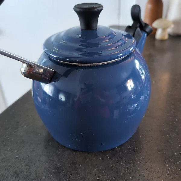 LE CREUSET Whistling Tea Kettle TESTED 1.25Q Indigo Blue Enamel Slight Flaws