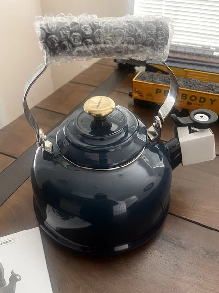 Le Creuset Classic 1.7 Quart Whistling Kettle with Gold Knob, Agave - New