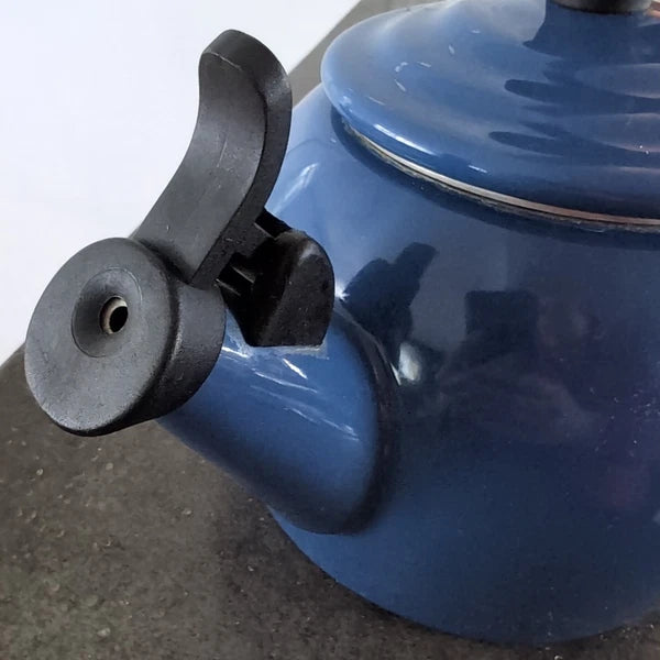 LE CREUSET Whistling Tea Kettle TESTED 1.25Q Indigo Blue Enamel Slight Flaws