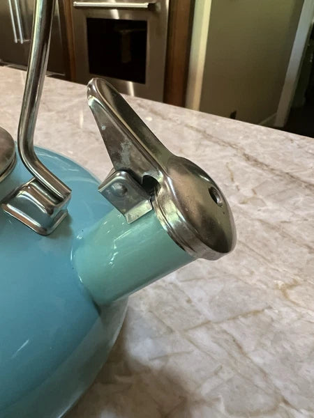 Chantal Classic Stovetop Tea Kettle Turquoise Whistling Teapot 1.8 qt