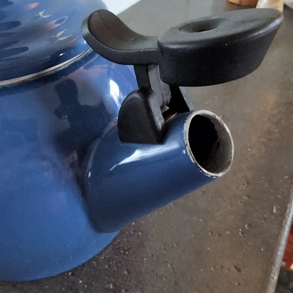 LE CREUSET Whistling Tea Kettle TESTED 1.25Q Indigo Blue Enamel Slight Flaws
