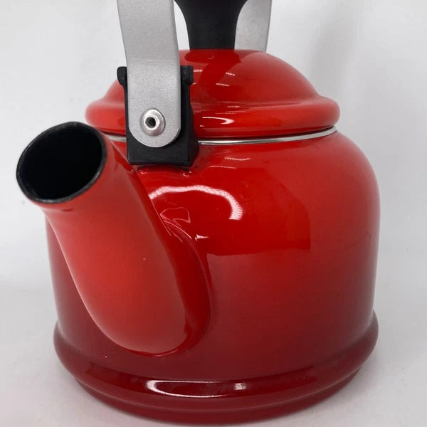 Le Creuset Kettle Red Enamel 2.2 Quart Tea Water Whistling Pot Handle - READ