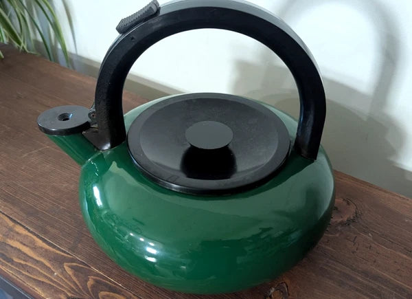 Vintage Retro Hunter Green Enamel Tea Kettle with Black Plastic Handle Nice