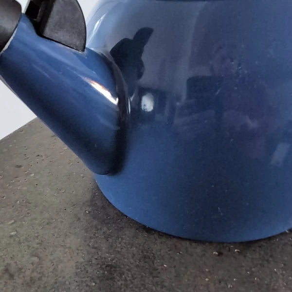 LE CREUSET Whistling Tea Kettle TESTED 1.25Q Indigo Blue Enamel Slight Flaws