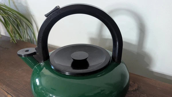 Vintage Retro Hunter Green Enamel Tea Kettle with Black Plastic Handle Nice
