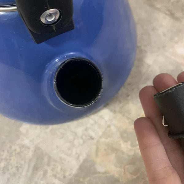 Le Creuset Whistling Tea Pot Kettle 1.6 L Liter 1.7 Qt Quart Blue Enamel Teapot!