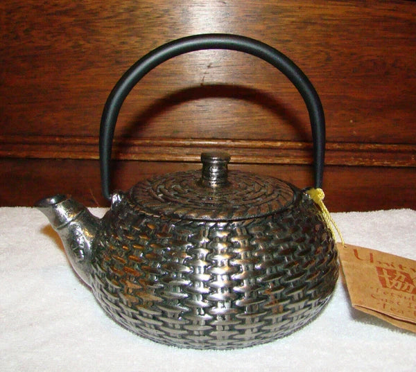 Unity Cast Iron Enameled Tea Pot w/ Infuser Silver Basket Weave Pattern, Unused