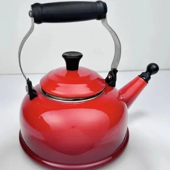 Le Creuset Whistling Tea Kettle 1.7 Quart Flame Red Lg Enamel Teapot