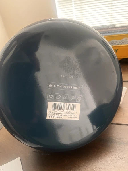 Le Creuset Classic 1.7 Quart Whistling Kettle with Gold Knob, Agave - New